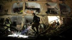 trump dice que ee.uu. "arrasará" las centrales eléctricas de irán si el estrecho de ormuz no se abre antes del plazo de 48 horas