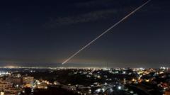 Hezbolá lanza proyectiles contra el norte de Israel, que responde bombardeando el Líbano hezbolá lanza proyectiles contra el norte de israel, que responde bombardeando el líbano