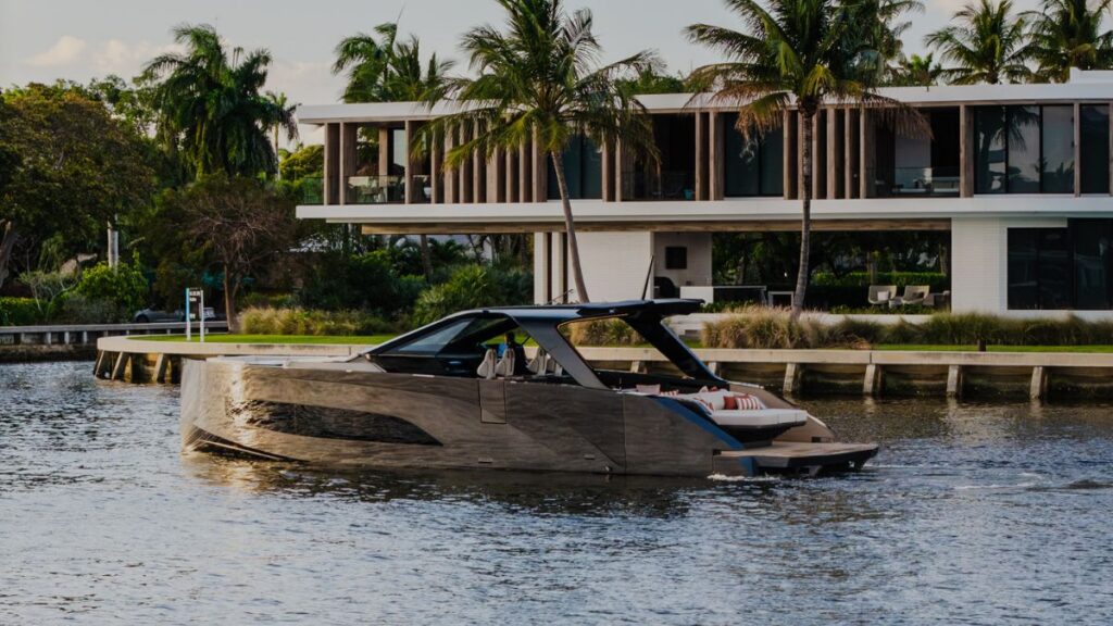 Novedades | Manari 52, debut mundial con ADN de superyate novedades | manari 52, debut mundial con adn de superyate