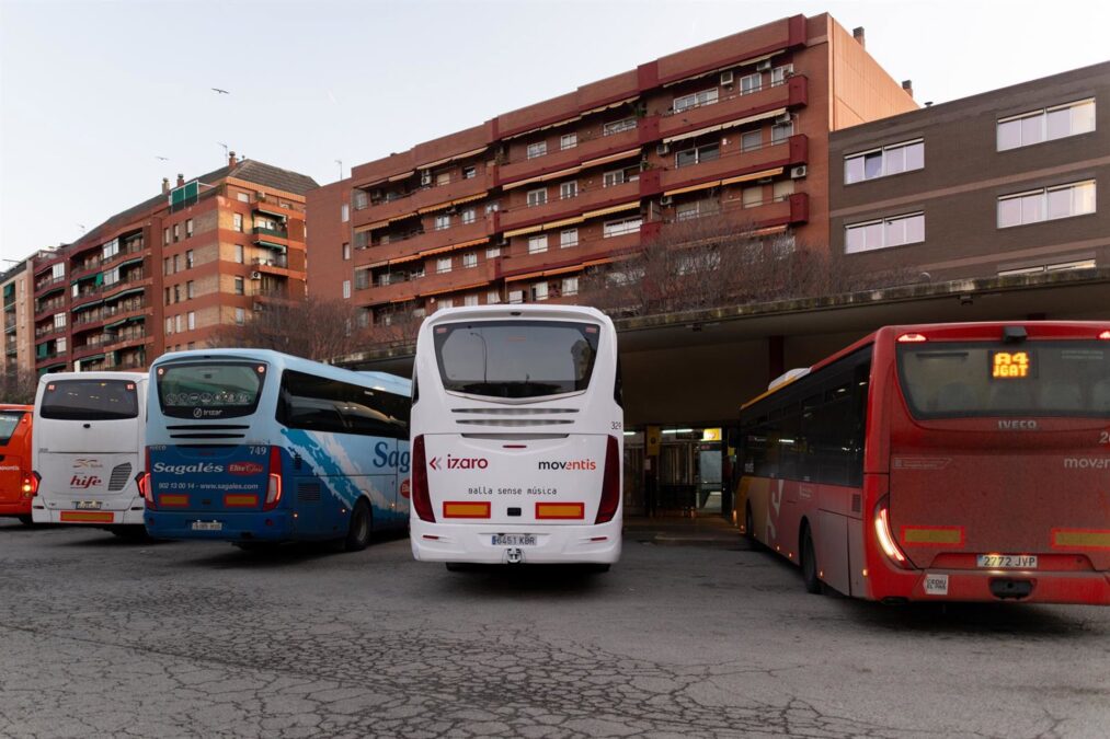 Las empresas de autobús piden aumentar el descuento de los carburantes a 25 céntimos por litro las empresas de autobús piden aumentar el descuento de los carburantes a 25 céntimos por litro