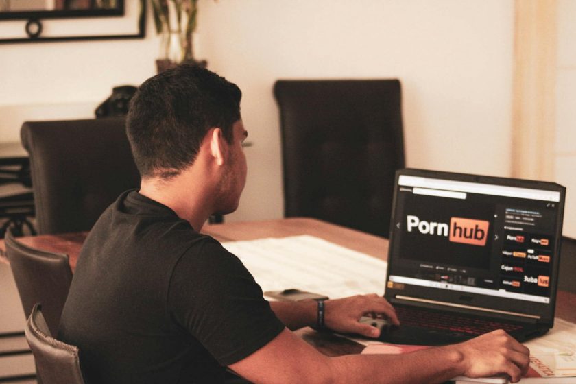 pornhub sustituye la stablecoin de tether por usdc para pagar a creadores