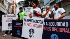 El enojo y resignación en Tenerife ante la llegada del barco que transporta el hantavirus el enojo y resignación en tenerife ante la llegada del barco que transporta el hantavirus
