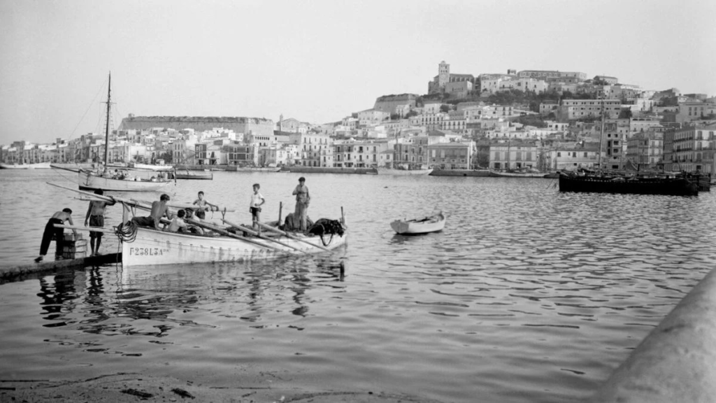 Ibiza, en 10 libros: literatura imprescindible para descubrir los secretos de la isla ibiza, en 10 libros: literatura imprescindible para descubrir los secretos de la isla