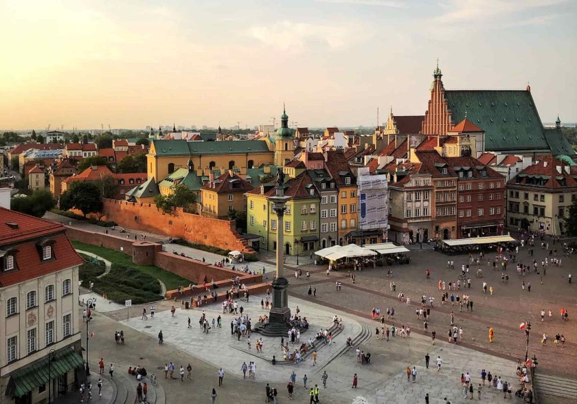 polonia desafía presión de ee. uu. y mantiene plan para gravar plataformas digitales