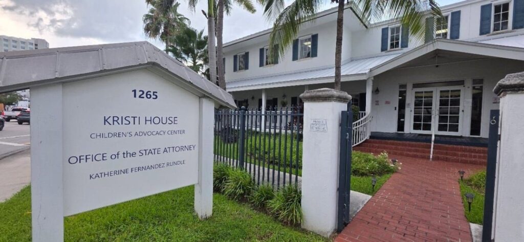 riu refuerza su compromiso con la infancia en miami aliándose con kristi house